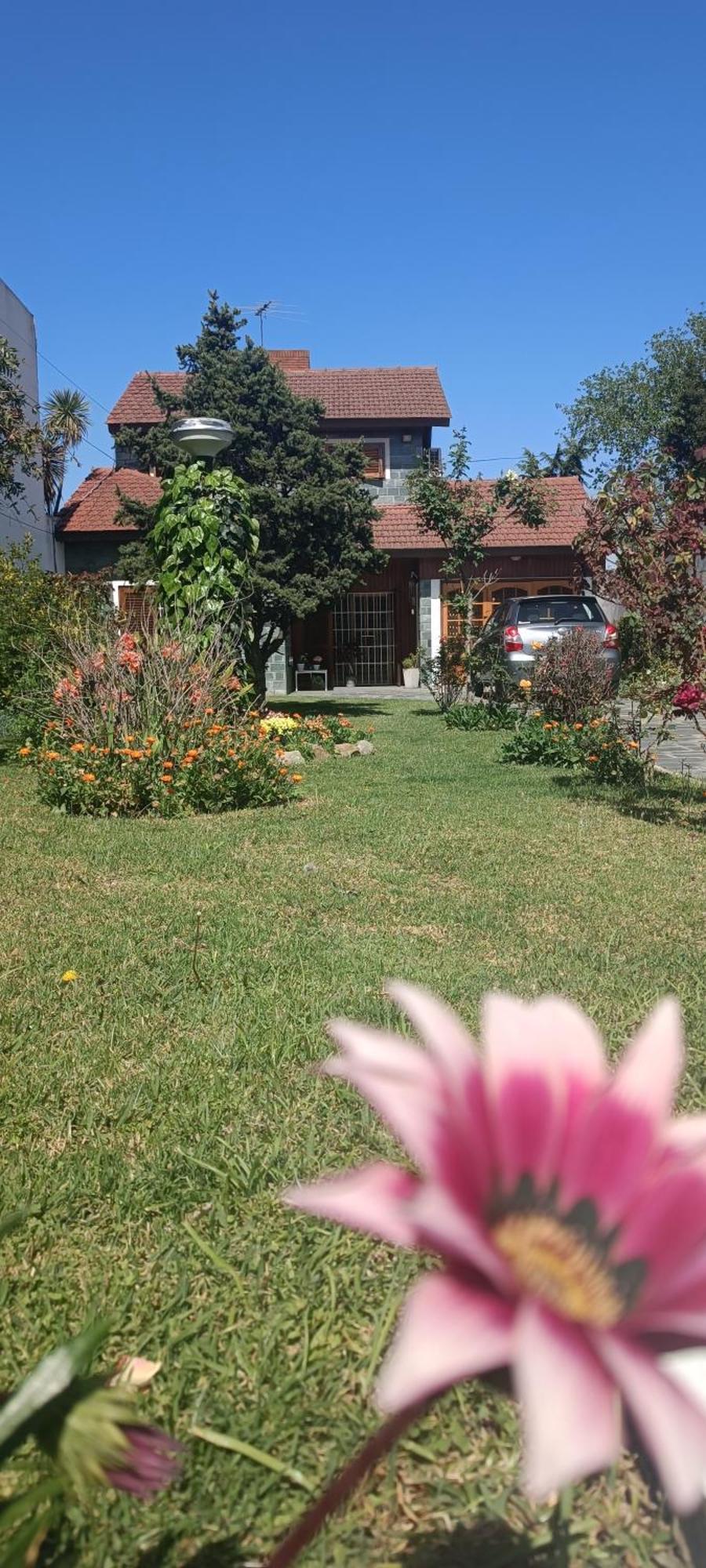 Casa Olivia- Alojamiento Con Piscina - Aeropuerto Ezeiza Luaran gambar